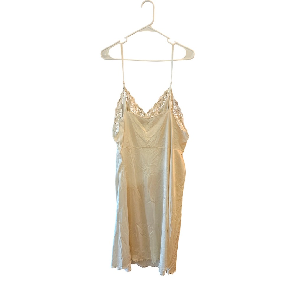 Vintage Antron Nylon Full Slip Lace Trim Butter Yellow Adjustable Straps Size 44 - Picture 2 of 6